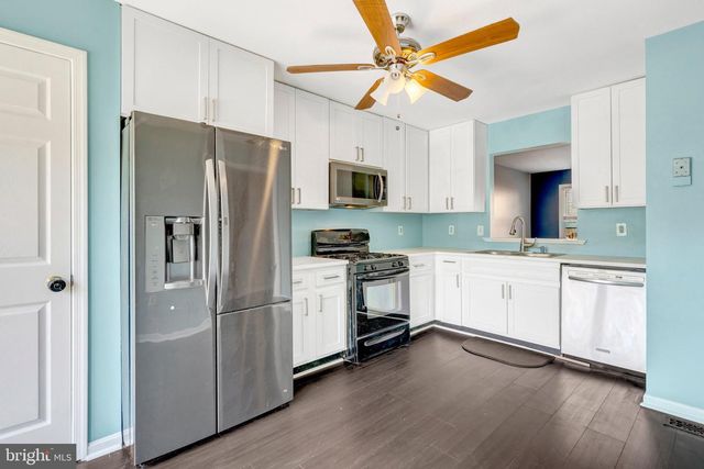14716 GROBIE POND LN, Centreville, VA 20120