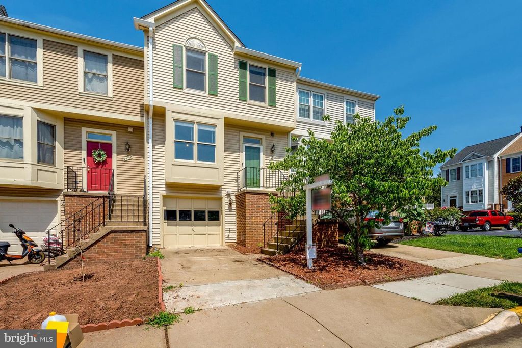 14716 GROBIE POND LN, Centreville, VA 20120
