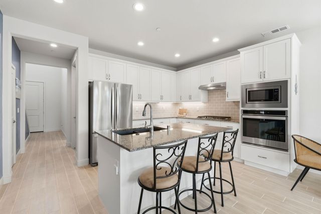 4432 S University Street, Visalia, CA 93277