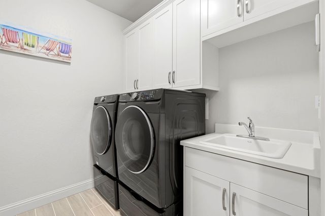 4432 S University Street, Visalia, CA 93277