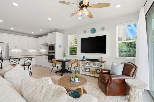 4432 S University Street, Visalia, CA 93277