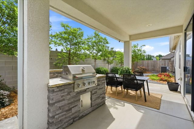 4432 S University Street, Visalia, CA 93277