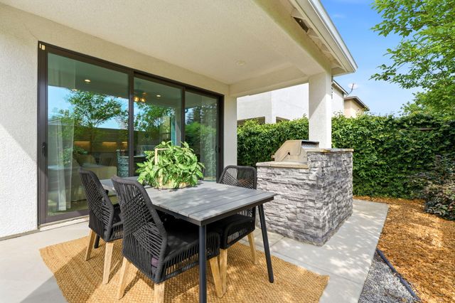 4432 S University Street, Visalia, CA 93277