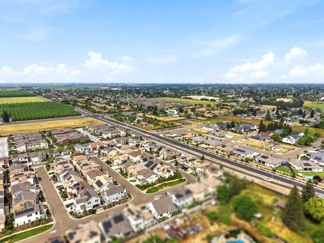 4432 S University Street, Visalia, CA 93277