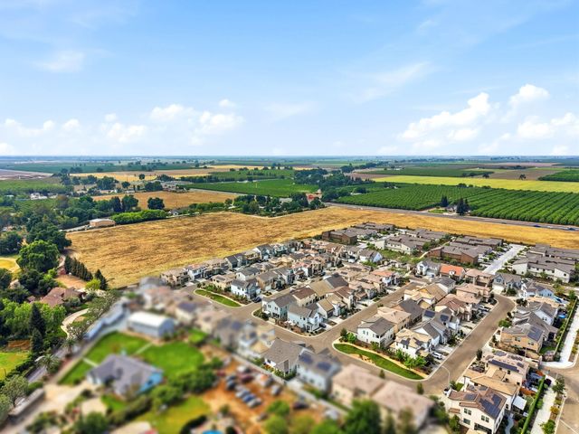 4432 S University Street, Visalia, CA 93277