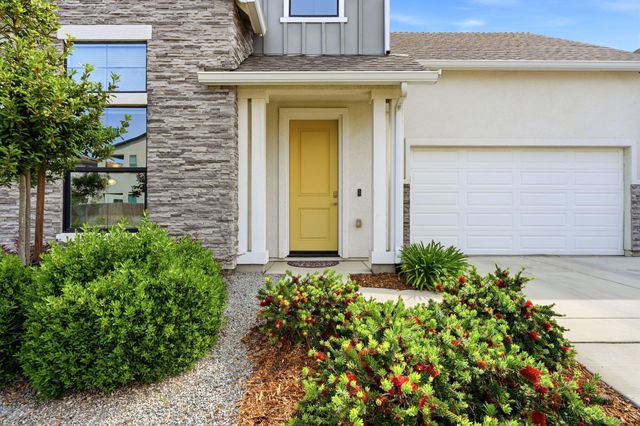 4432 S University Street, Visalia, CA 93277