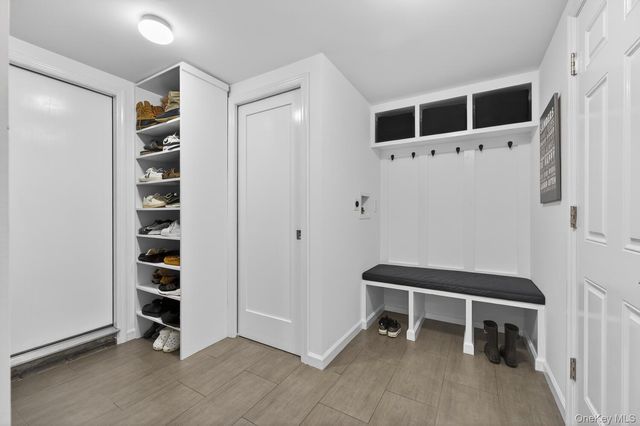 65 Circle Drive, Roslyn Heights, NY 11577