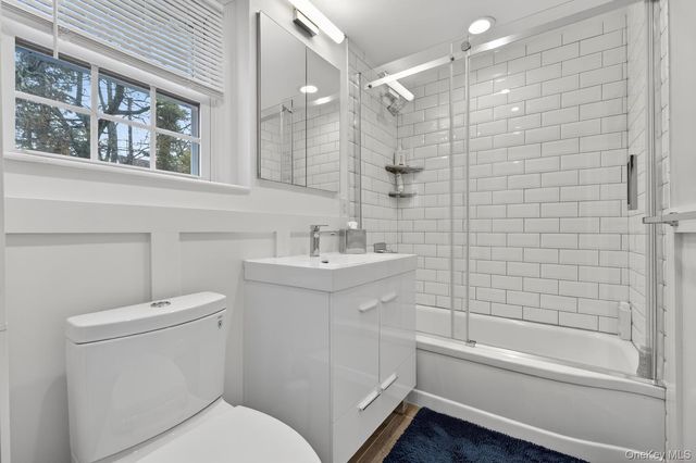 65 Circle Drive, Roslyn Heights, NY 11577