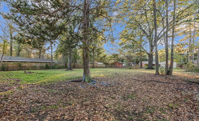 8912 Sweetbriar Lane, Shreveport, LA 71118