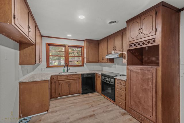 8912 Sweetbriar Lane, Shreveport, LA 71118