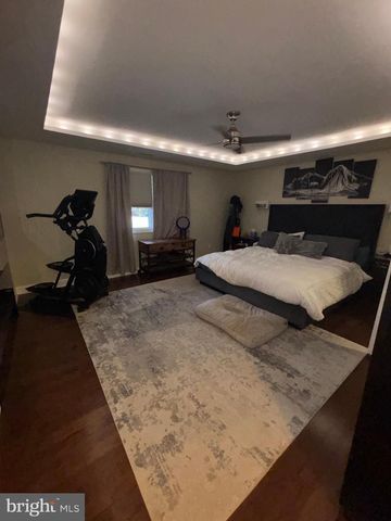 2909 CRAFTON DR, Bensalem, PA 19020