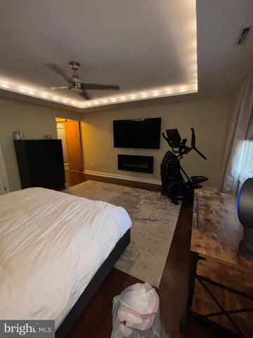 2909 CRAFTON DR, Bensalem, PA 19020