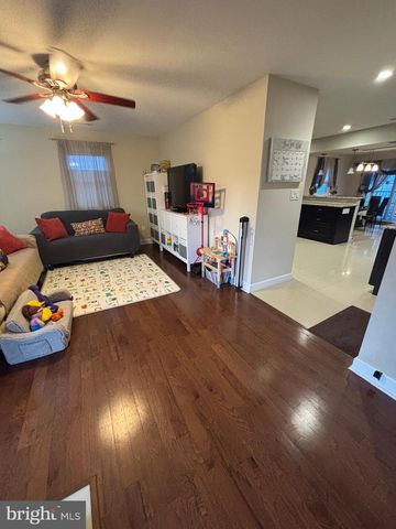 2909 CRAFTON DR, Bensalem, PA 19020