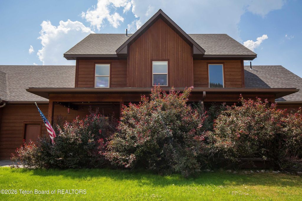 233 BADGER Road, Alpine, WY 83128 photo 1