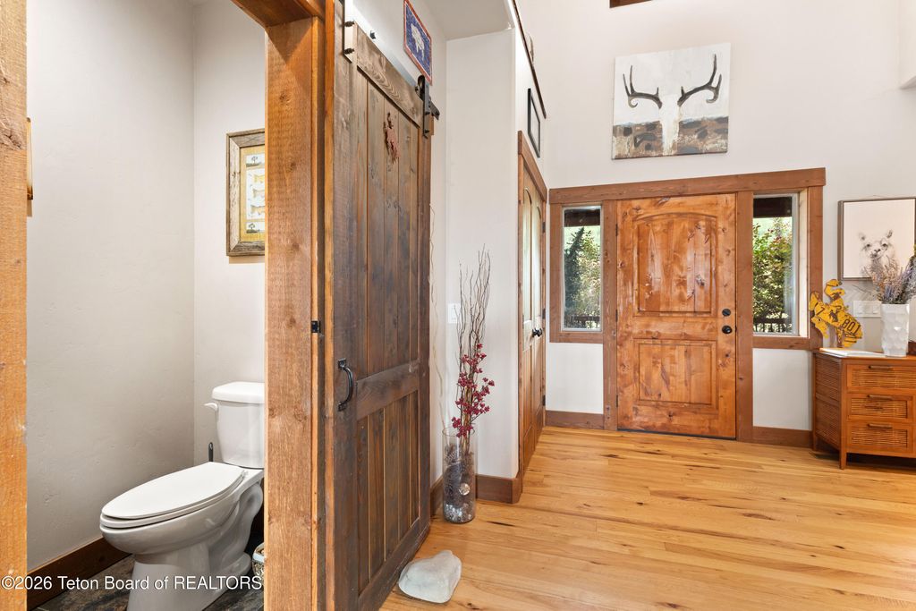 233 BADGER Road, Alpine, WY 83128 photo 5