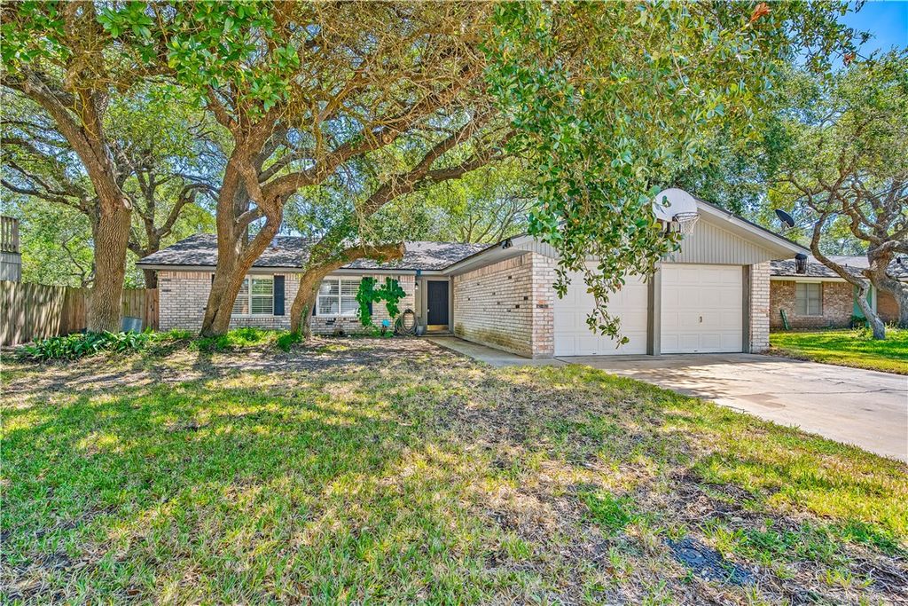 2130 Eastwind St, Ingleside, TX 78362 — exterior