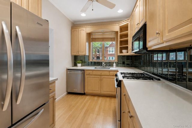 8832 7th Avenue, Brooklyn, NY 11228