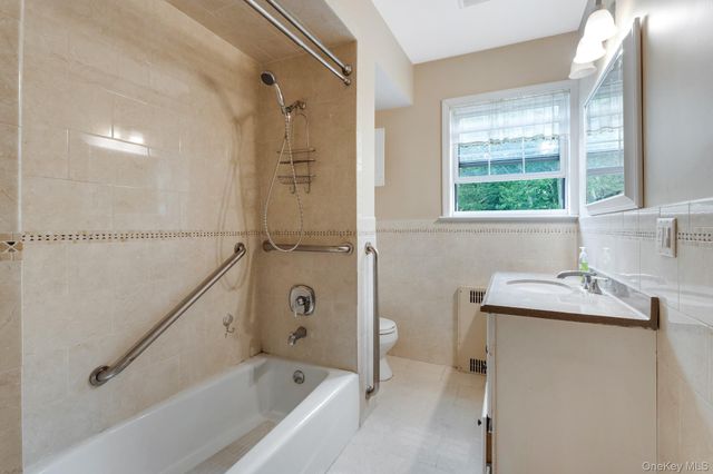 8832 7th Avenue, Brooklyn, NY 11228