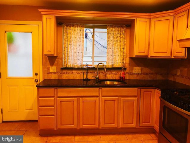 2041 S BANCROFT ST, Philadelphia, PA 19145