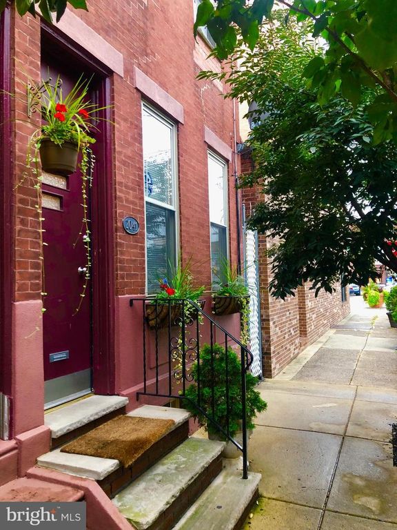 2041 S BANCROFT ST, Philadelphia, PA 19145