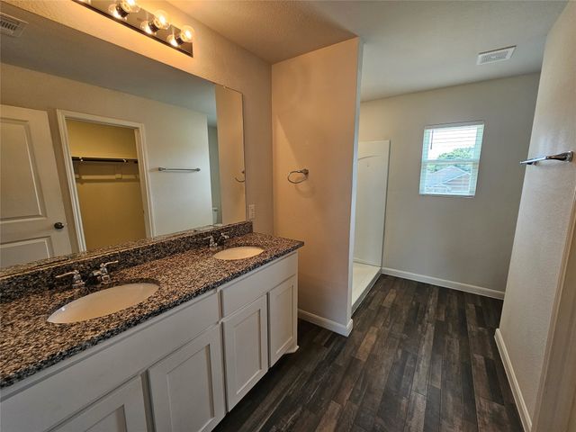3616 Chestnut Oak Drive, Dallas, TX 75253