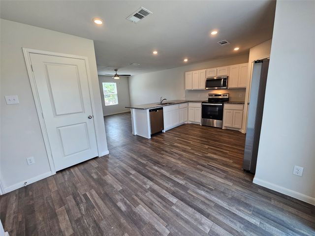3616 Chestnut Oak Drive, Dallas, TX 75253