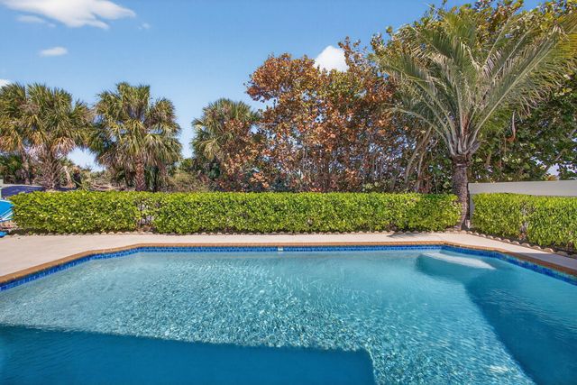 239 Ridge Road, Jupiter, FL 33477