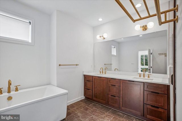 11711 PAYSONS WAY, Reston, VA 20191