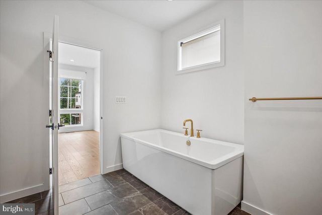 11711 PAYSONS WAY, Reston, VA 20191