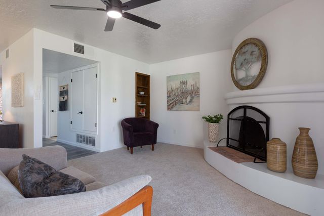 6925 Marilyn Avenue NE, Albuquerque, NM 87109