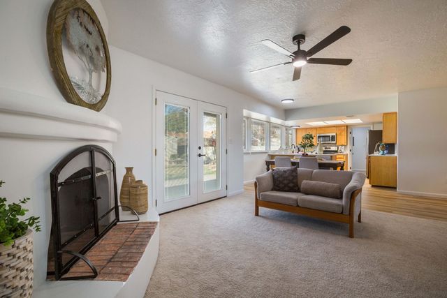 6925 Marilyn Avenue NE, Albuquerque, NM 87109