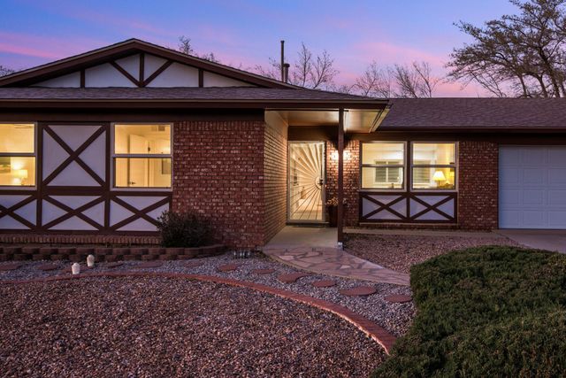 6925 Marilyn Avenue NE, Albuquerque, NM 87109