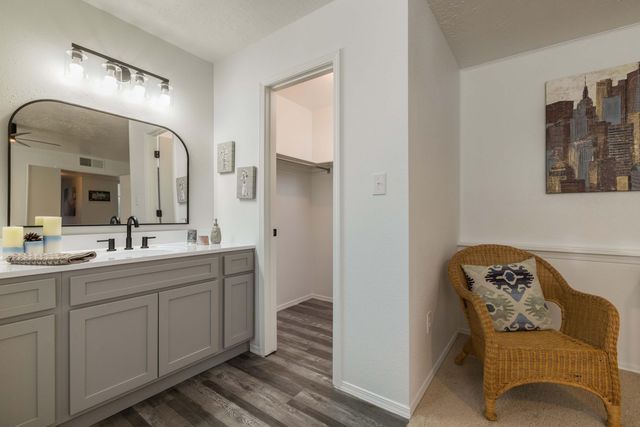 6925 Marilyn Avenue NE, Albuquerque, NM 87109