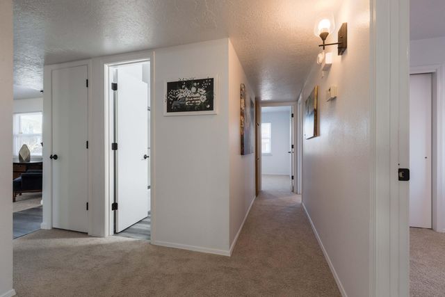 6925 Marilyn Avenue NE, Albuquerque, NM 87109