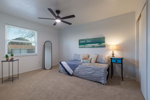 6925 Marilyn Avenue NE, Albuquerque, NM 87109