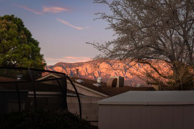 6925 Marilyn Avenue NE, Albuquerque, NM 87109