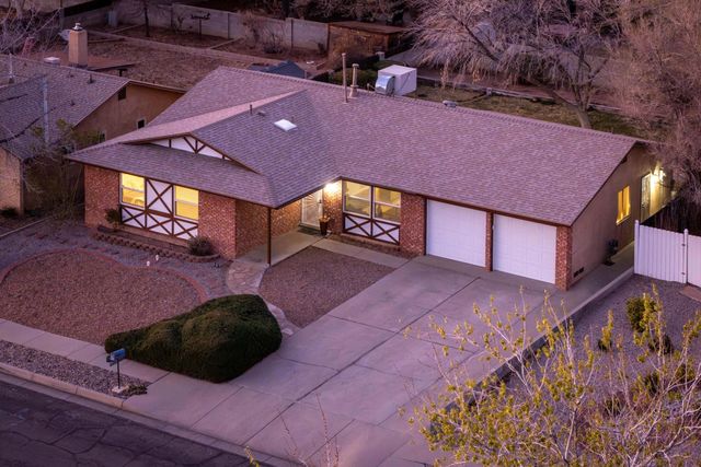 6925 Marilyn Avenue NE, Albuquerque, NM 87109