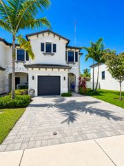 424 NW 203RD Terrace, Miami Gardens, FL 33169