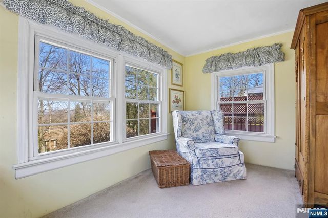 33 Coolidge Avenue, Caldwell, NJ 07006