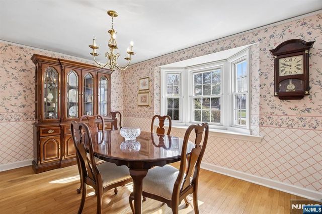 33 Coolidge Avenue, Caldwell, NJ 07006