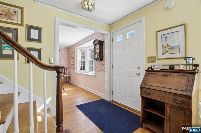 33 Coolidge Avenue, Caldwell, NJ 07006