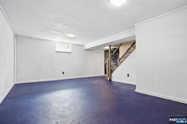 33 Coolidge Avenue, Caldwell, NJ 07006