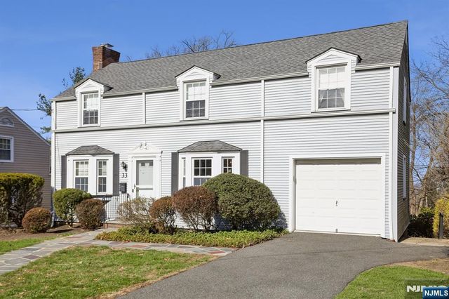 33 Coolidge Avenue, Caldwell, NJ 07006
