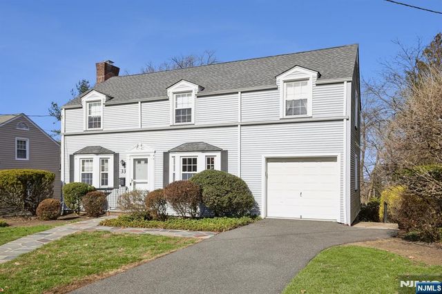 33 Coolidge Avenue, Caldwell, NJ 07006
