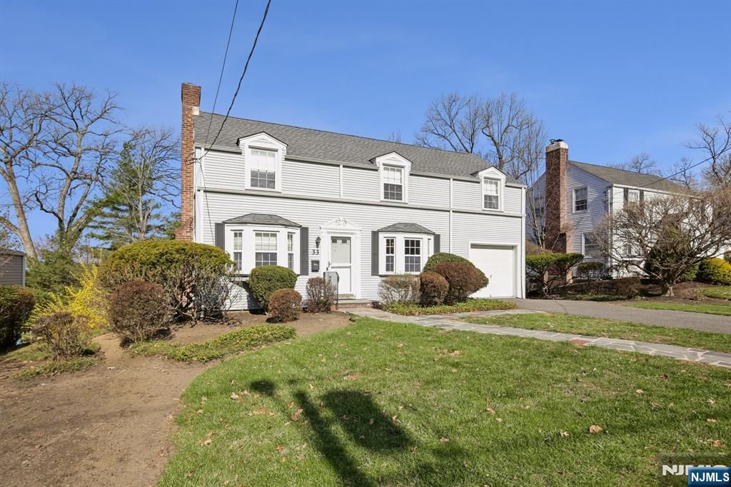 33 Coolidge Avenue, Caldwell, NJ 07006