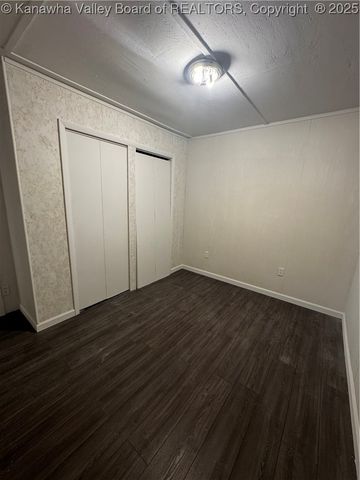 134 Salem Boulevard, Chapmanville, WV 25508