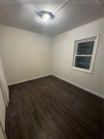 134 Salem Boulevard, Chapmanville, WV 25508