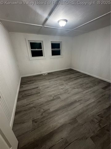 134 Salem Boulevard, Chapmanville, WV 25508