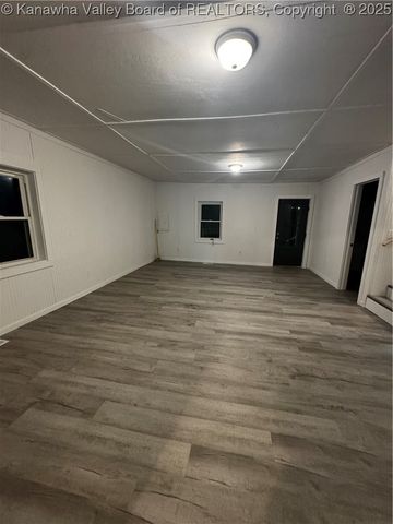 134 Salem Boulevard, Chapmanville, WV 25508