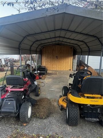 134 Salem Boulevard, Chapmanville, WV 25508